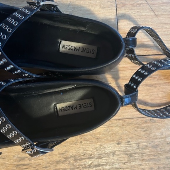 Steve Madden black/silver grommet ballet flats - Picture 2 of 3
